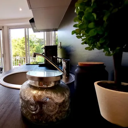 Apartment L'azur - 50 M De La Plage, Wi-fi, Moderne,