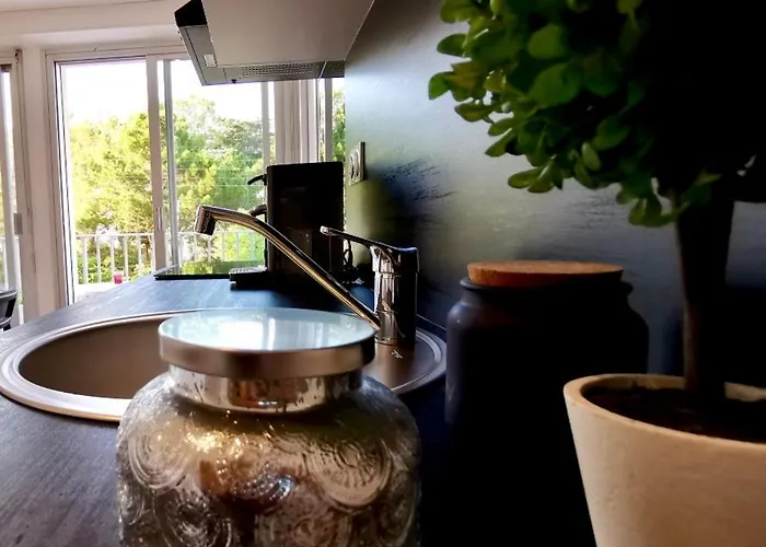 Apartament L'azur - 50 M De La Plage, Wi-fi, Moderne,